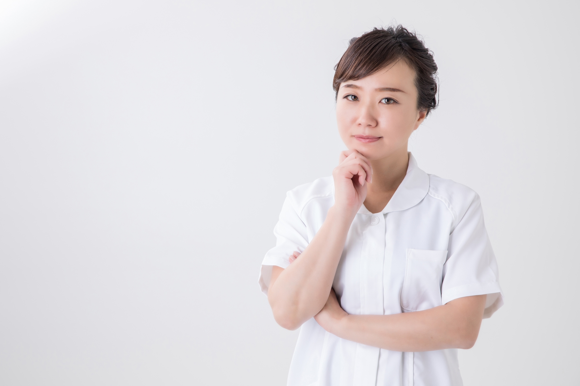 40代看護師が夜勤専従の働き方を真剣に考えるイメージ写真