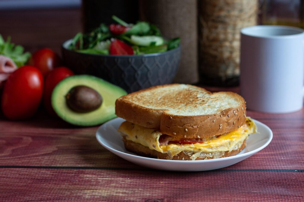 炭水化物とタンパク質を適切に摂れる健康的な食事例