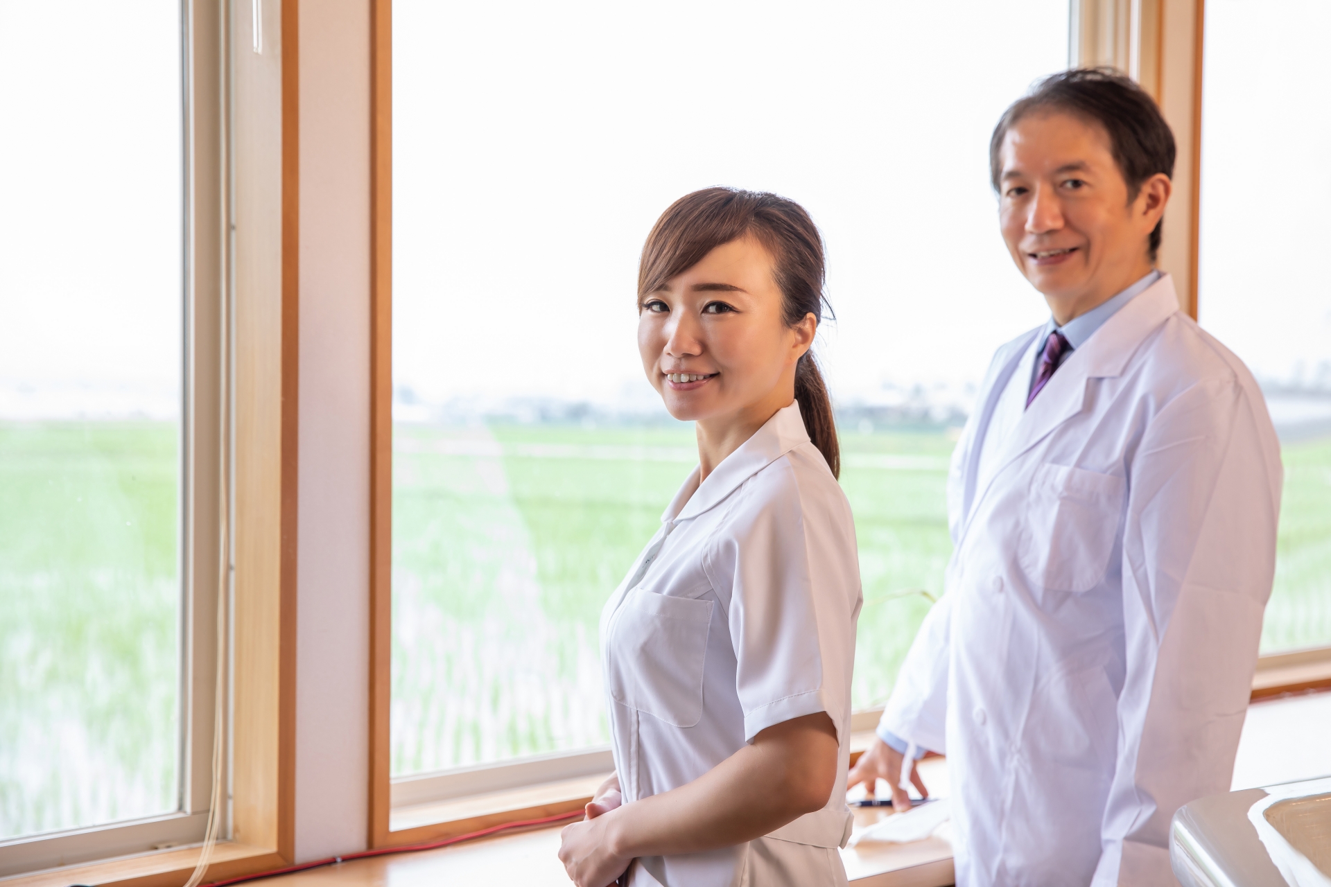 新人看護師が辞めたいと感じる理由と対処法を解説するイメージ画像