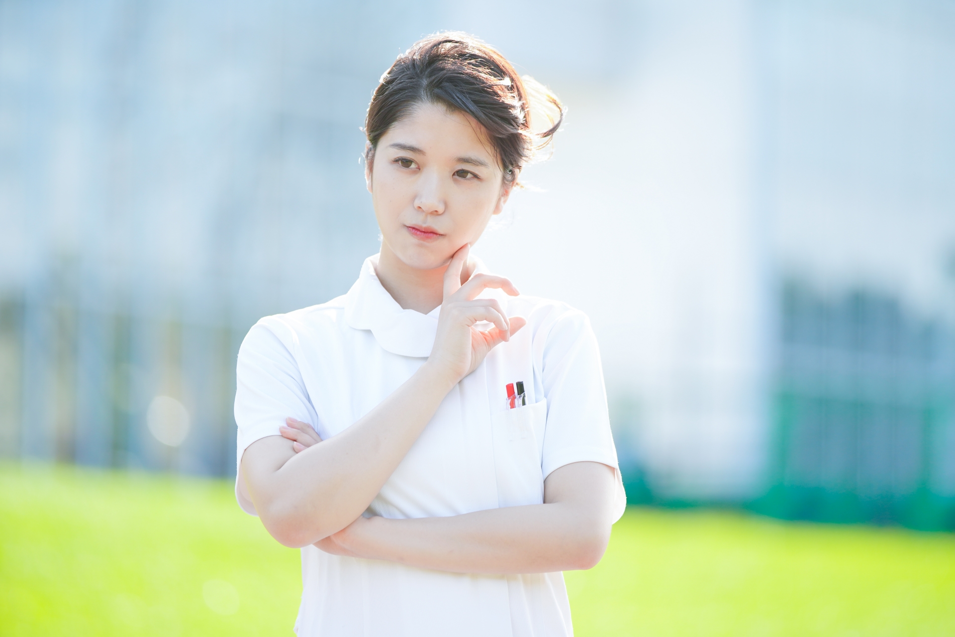 感情をコントロールしようと考える40代看護師のイメージ