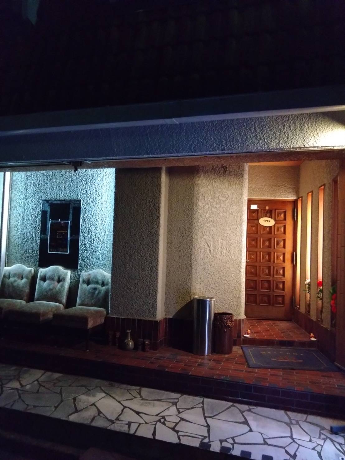久しぶりに疎遠になっていた友人と再会した飲食店
